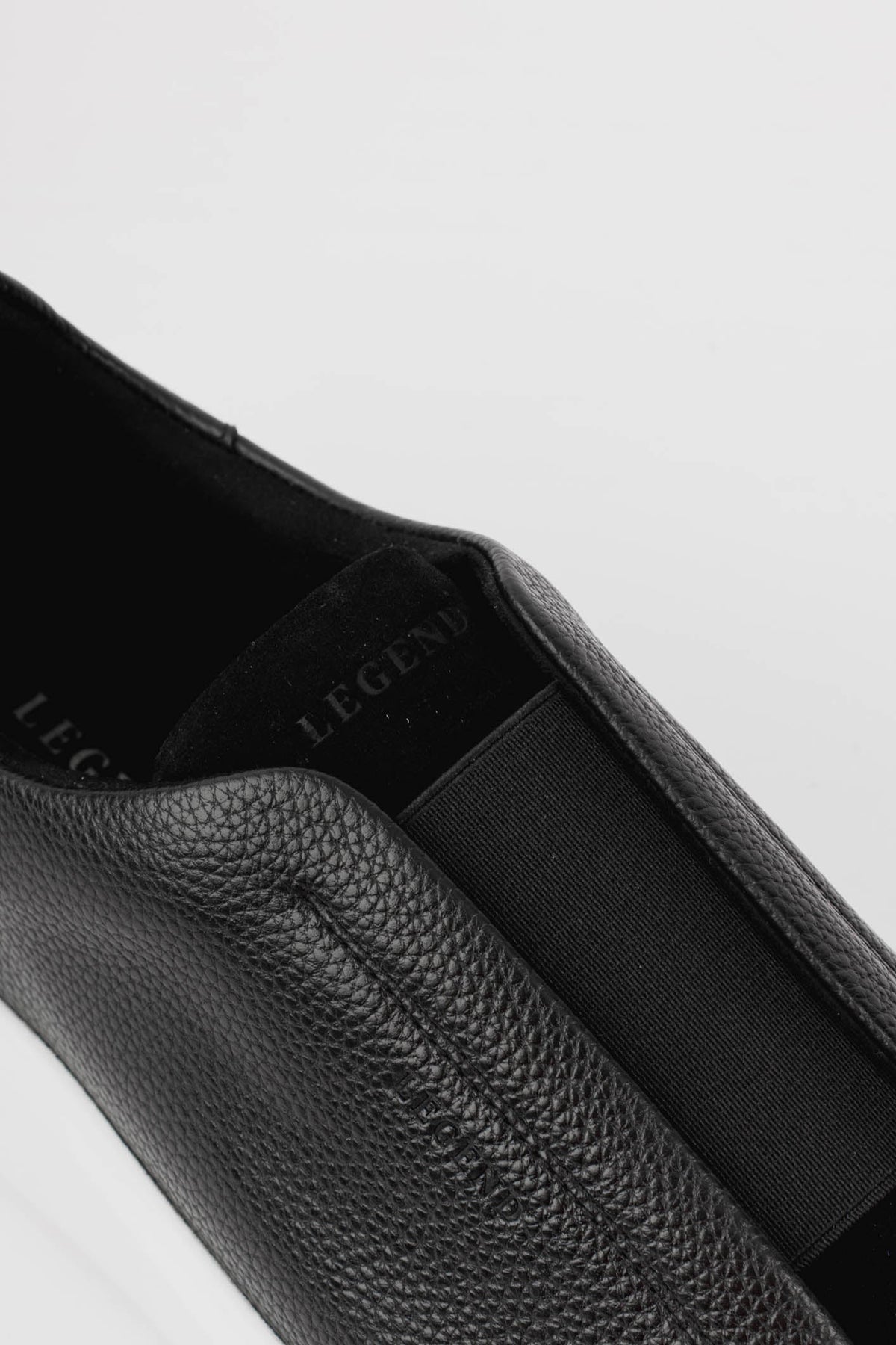 VELORA TRAINER - BLACK