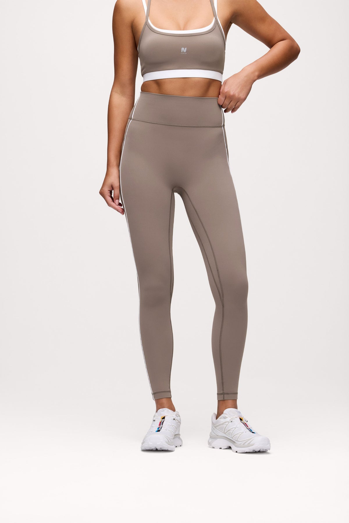 Motion Piped Legging with Pocket | Cocoa