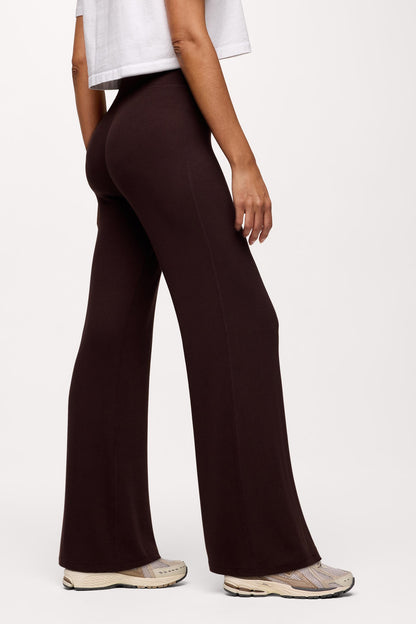 Slinky Rib Streamline Pant | Espresso