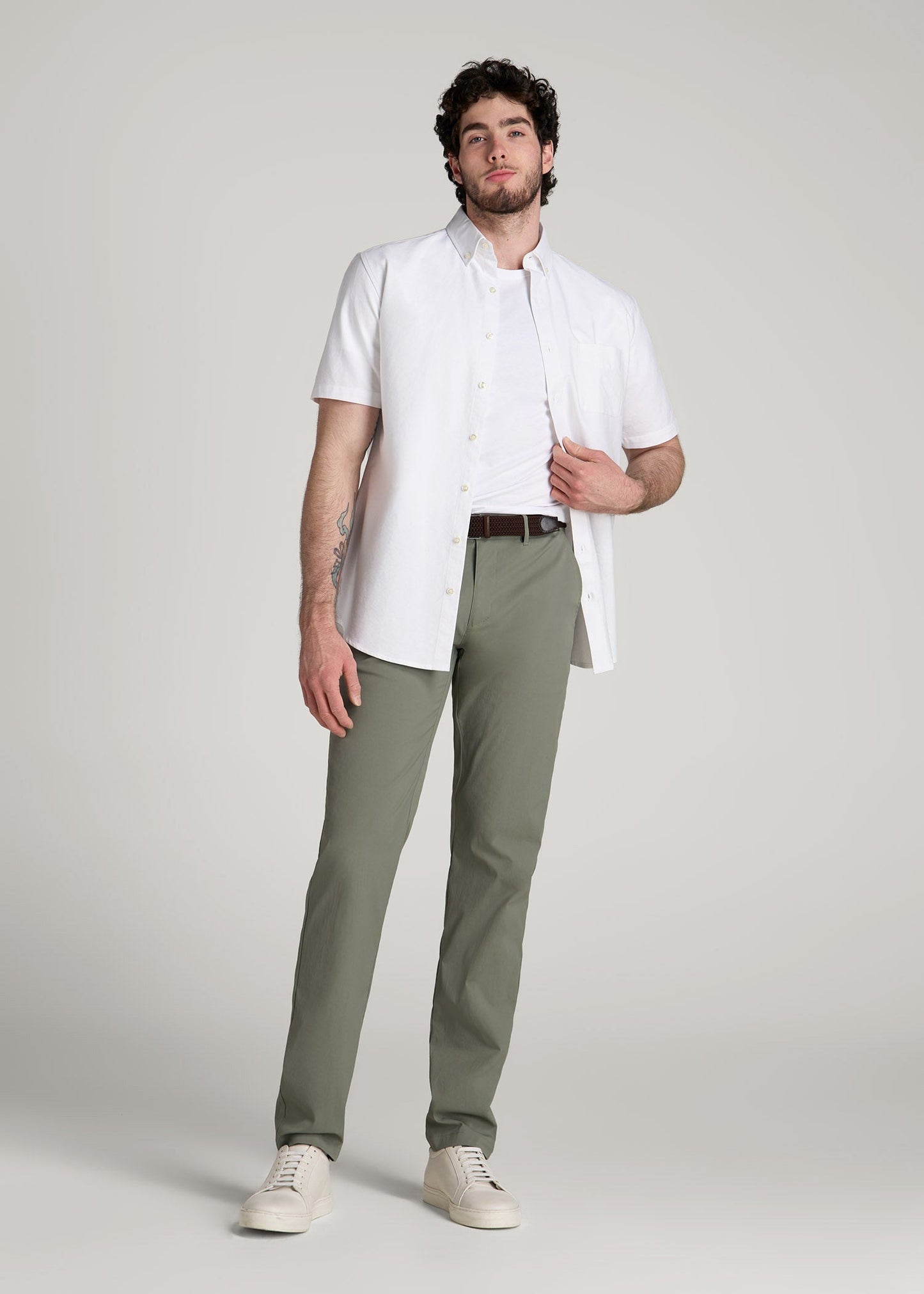 TAPERED FIT Traveler Chino Pants for Tall Men in Wreath Green