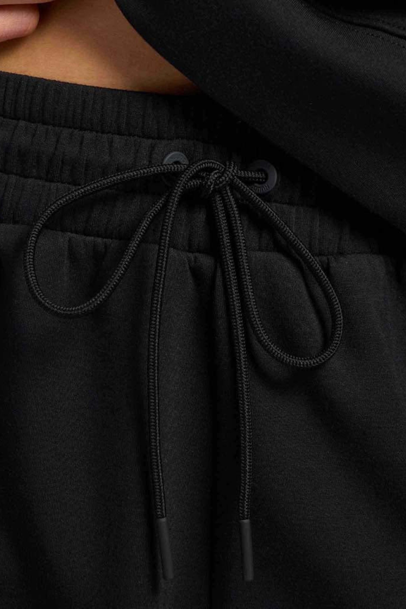 Soft Motion High-Rise Short | Black