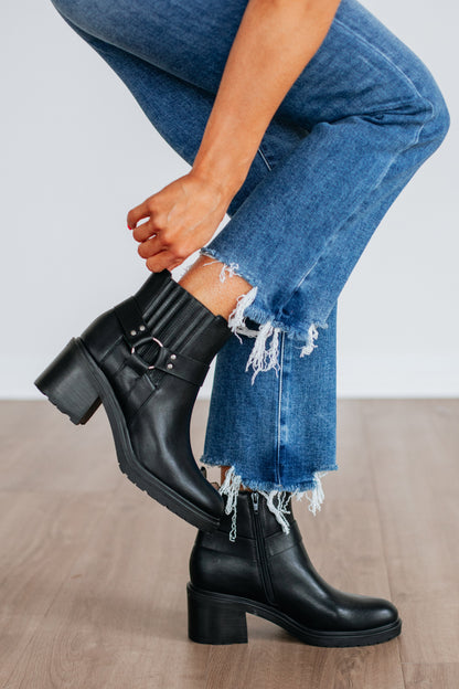Not So Complicated Boots - Black