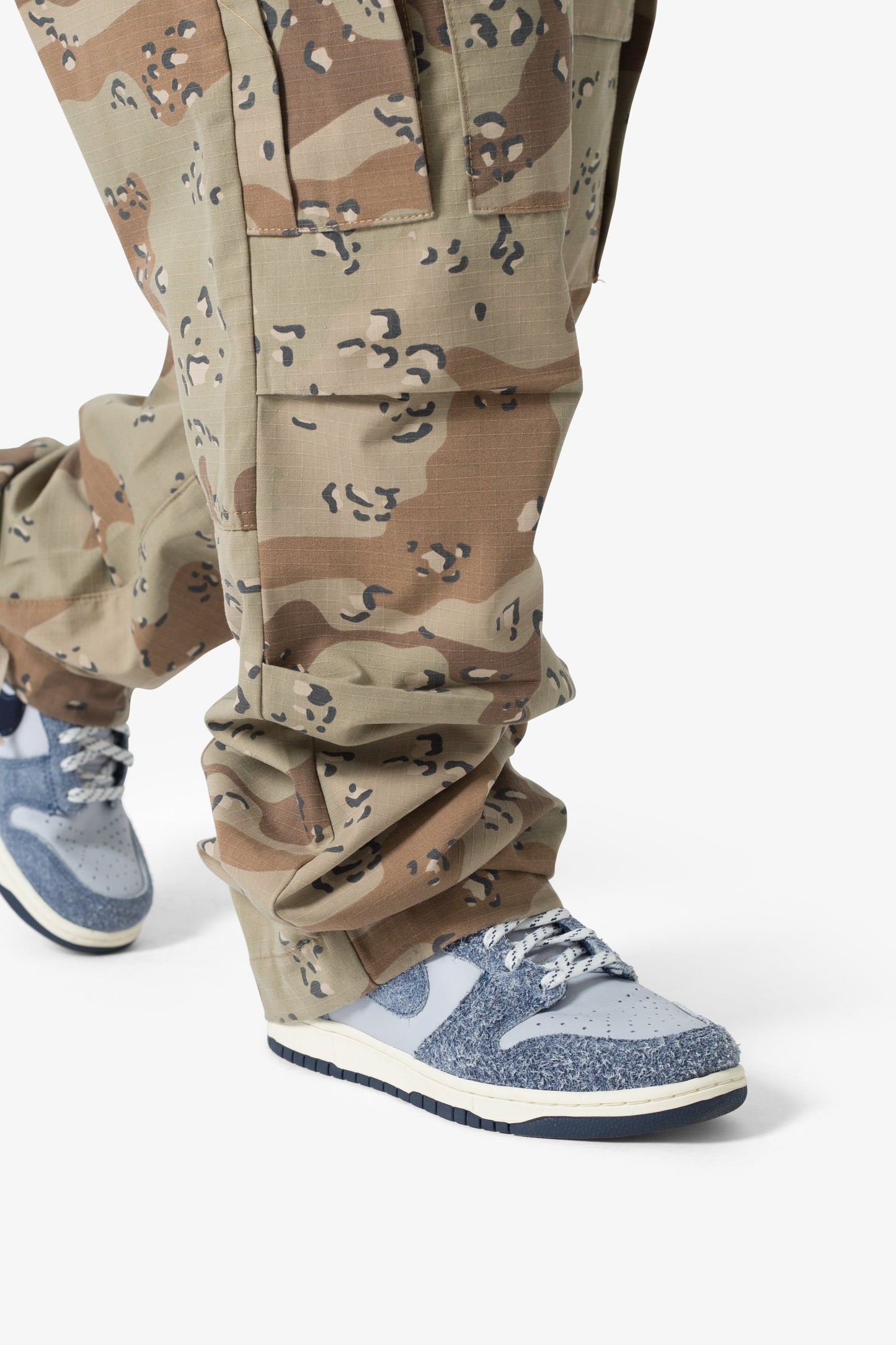 ULTRA BAGGY CAMO CARGO PANTS