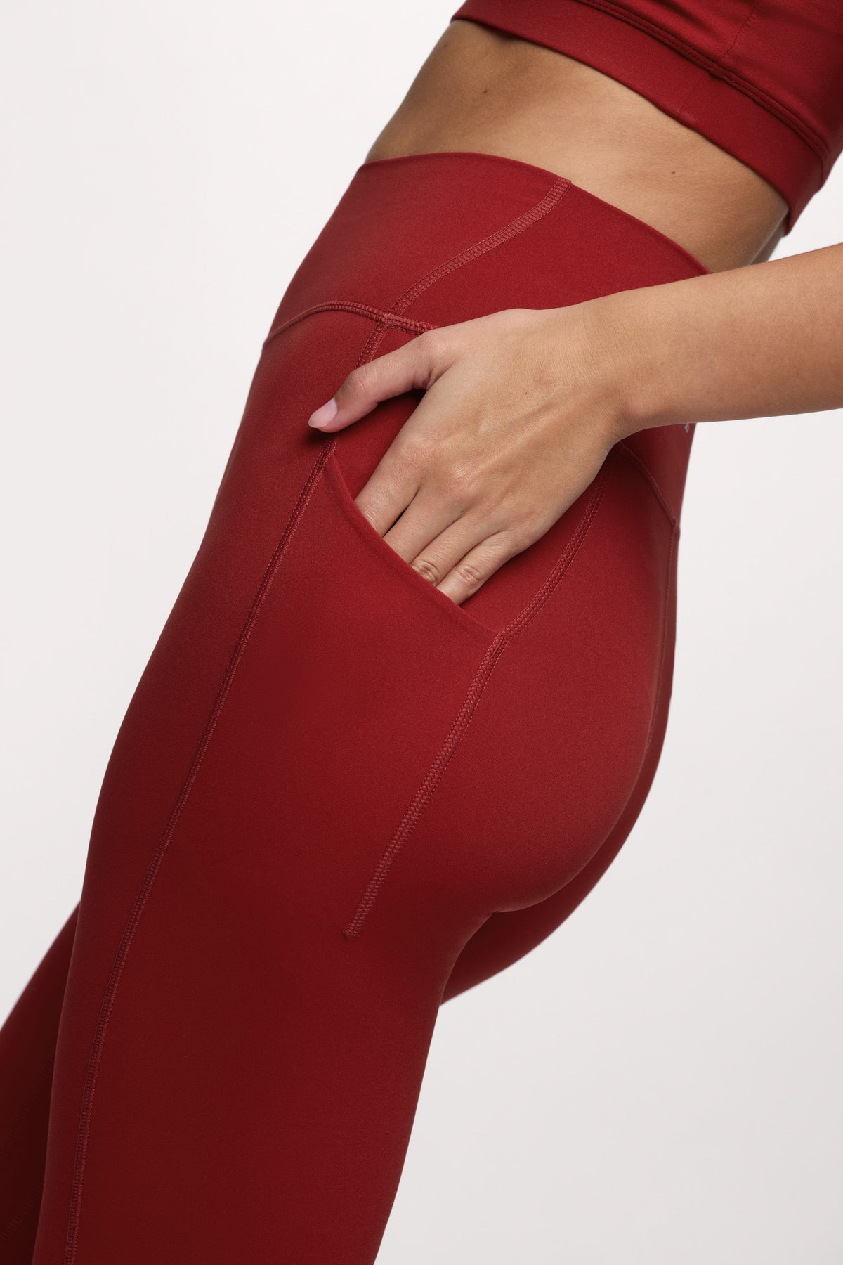 Motion Legging with Pocket | Scarlet