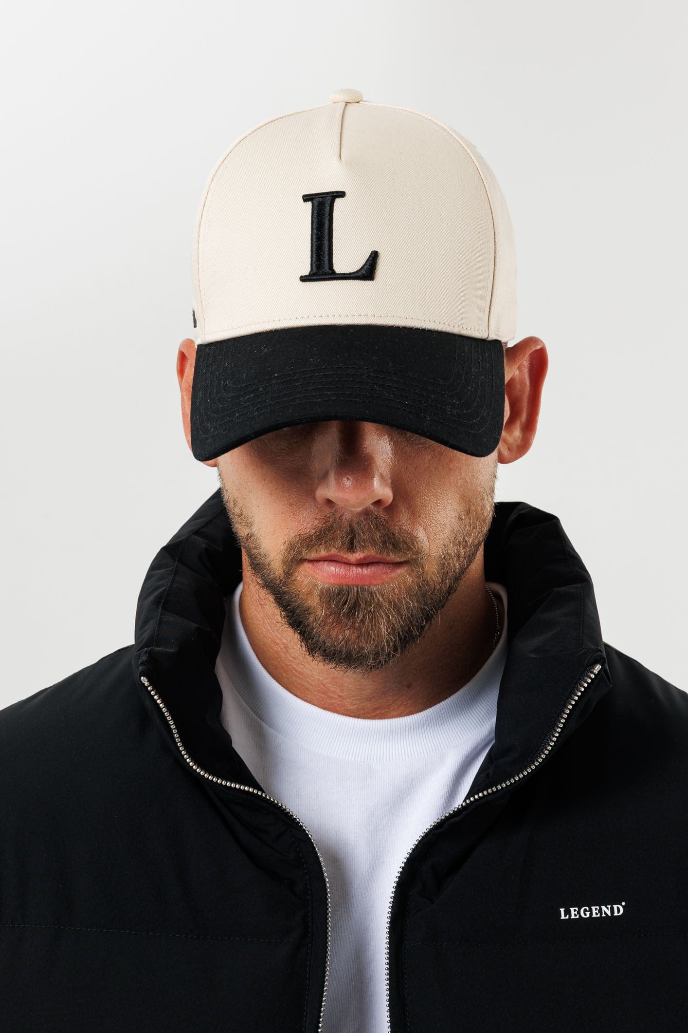 LEGEND INITIAL LOGO CAP - BLACK
