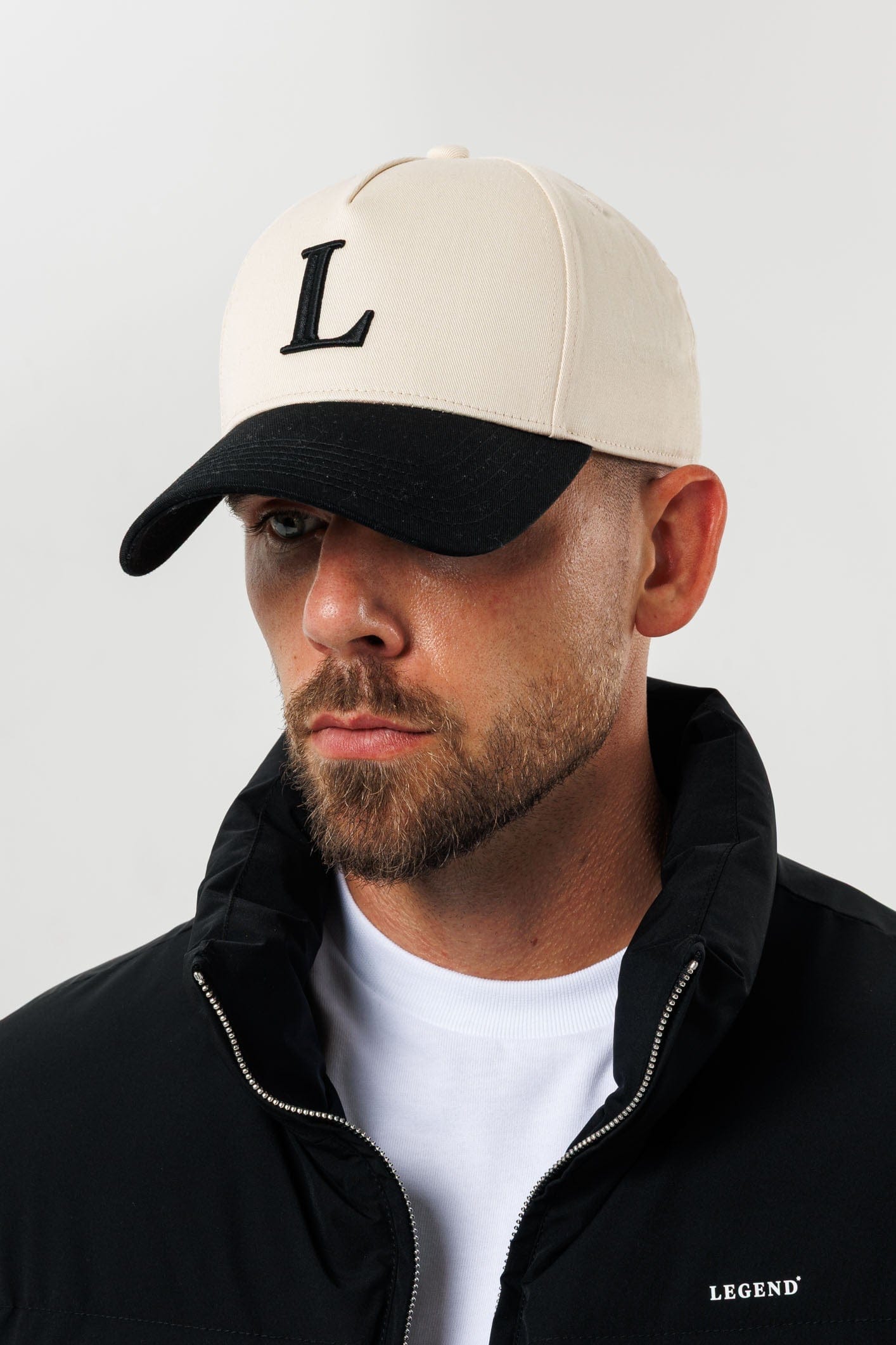 LEGEND INITIAL LOGO CAP - BLACK
