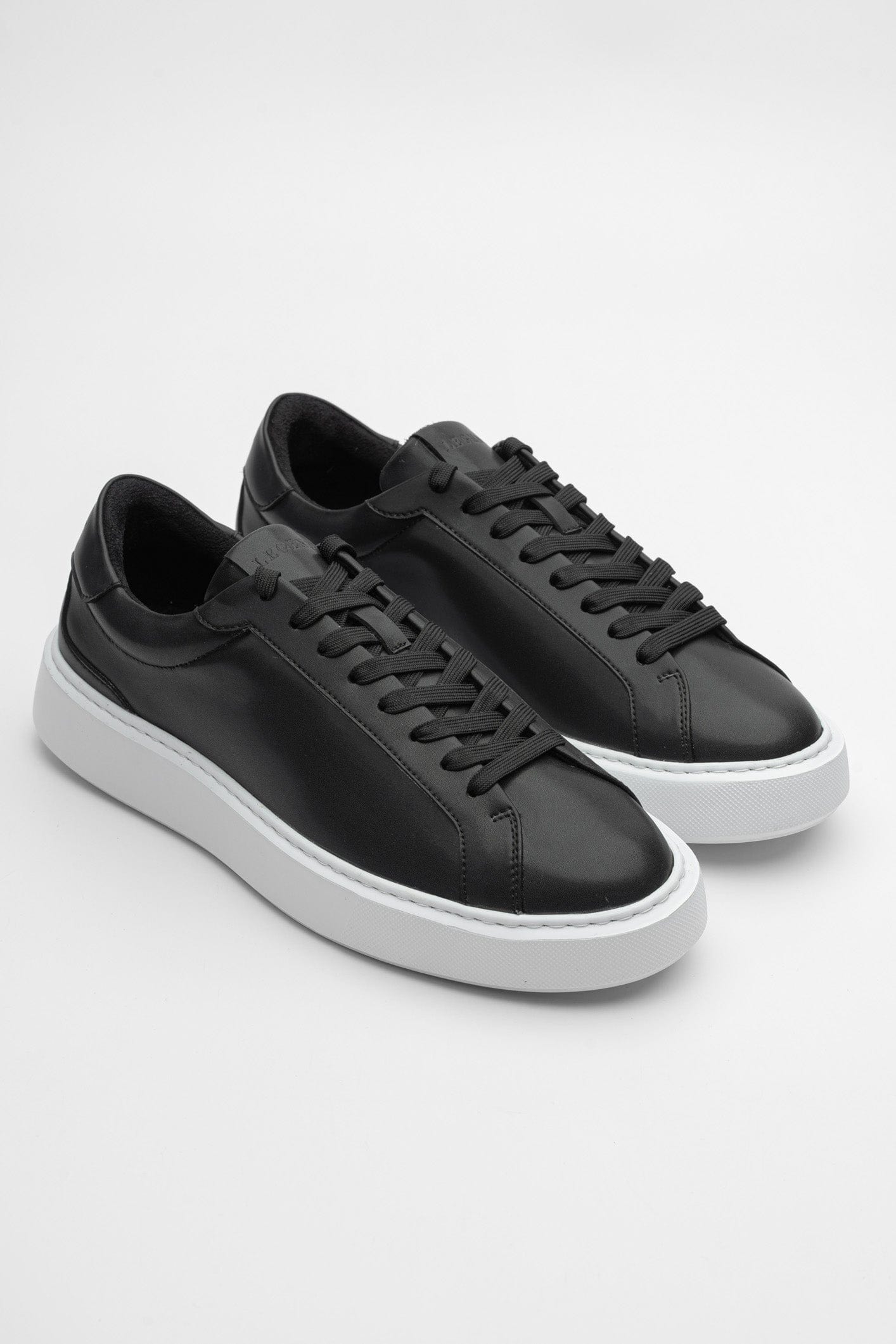LEATHER TRAINER - BLACK
