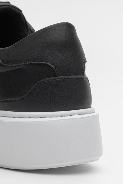 LEATHER TRAINER - BLACK